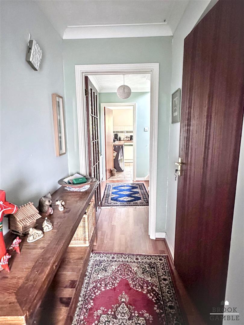 4 Bedroom House - Detached. Greenway in Eastbourne, 21